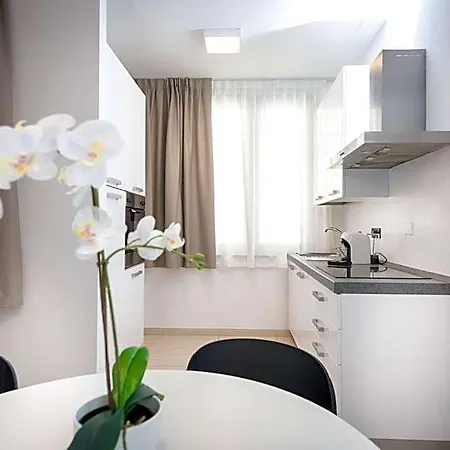 Turinhometown شقة فندقية 4*
