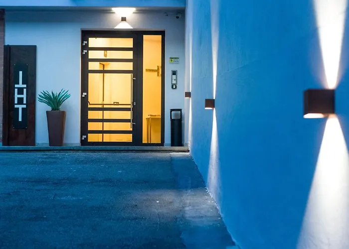 Turinhometown Apartahotel